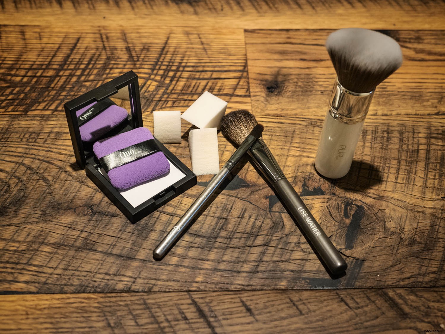 Essential Makeup Tools for Photographers: Part 1 – Professional Guide