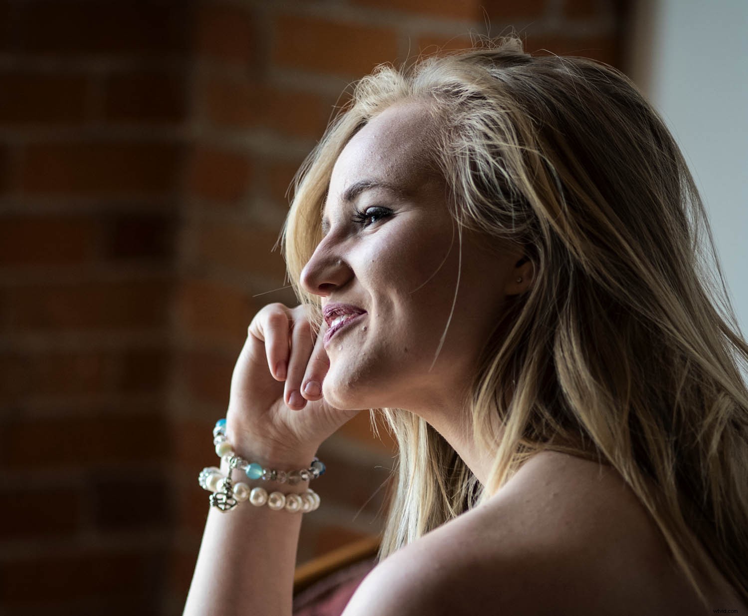 Essential Makeup Tools for Photographers: Part 1 – Professional Guide