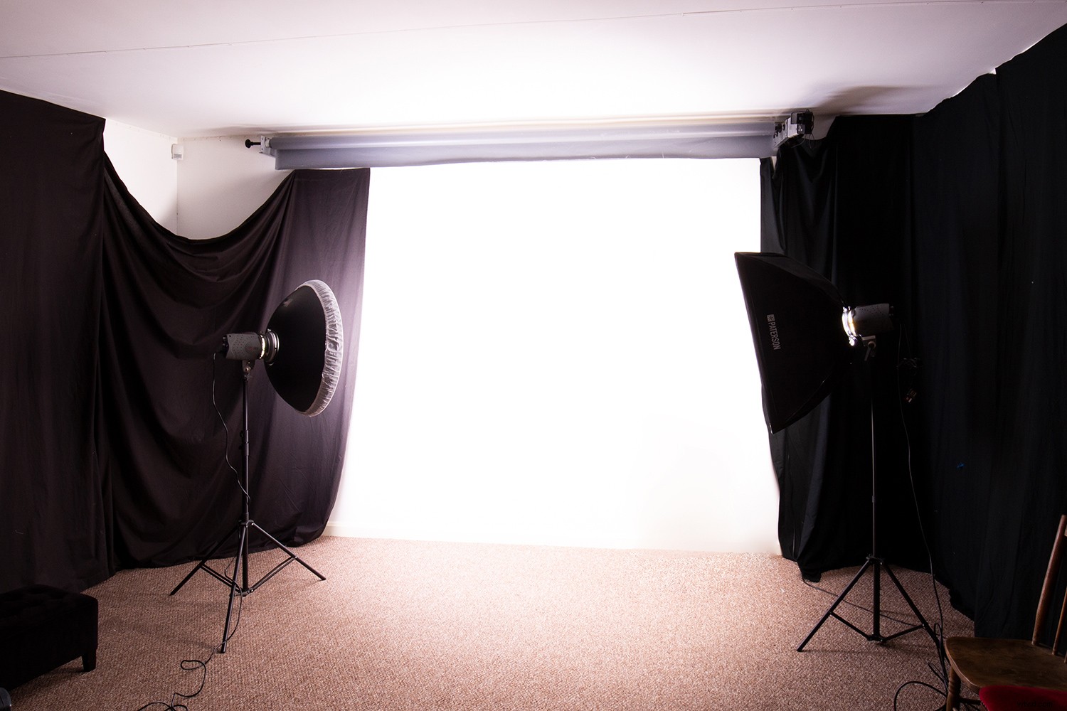 7 Expert Steps to Achieve Flawless White Backgrounds for Studio Portraits