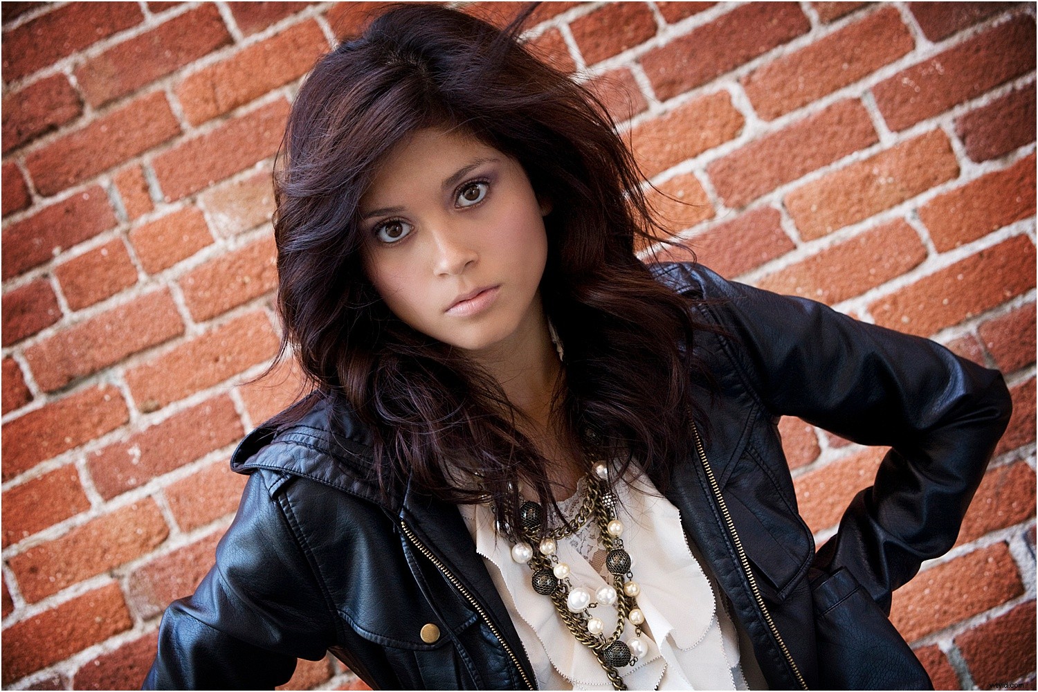 Transform Your Living Room into a Professional Photo Studio: Easy DIY Guide