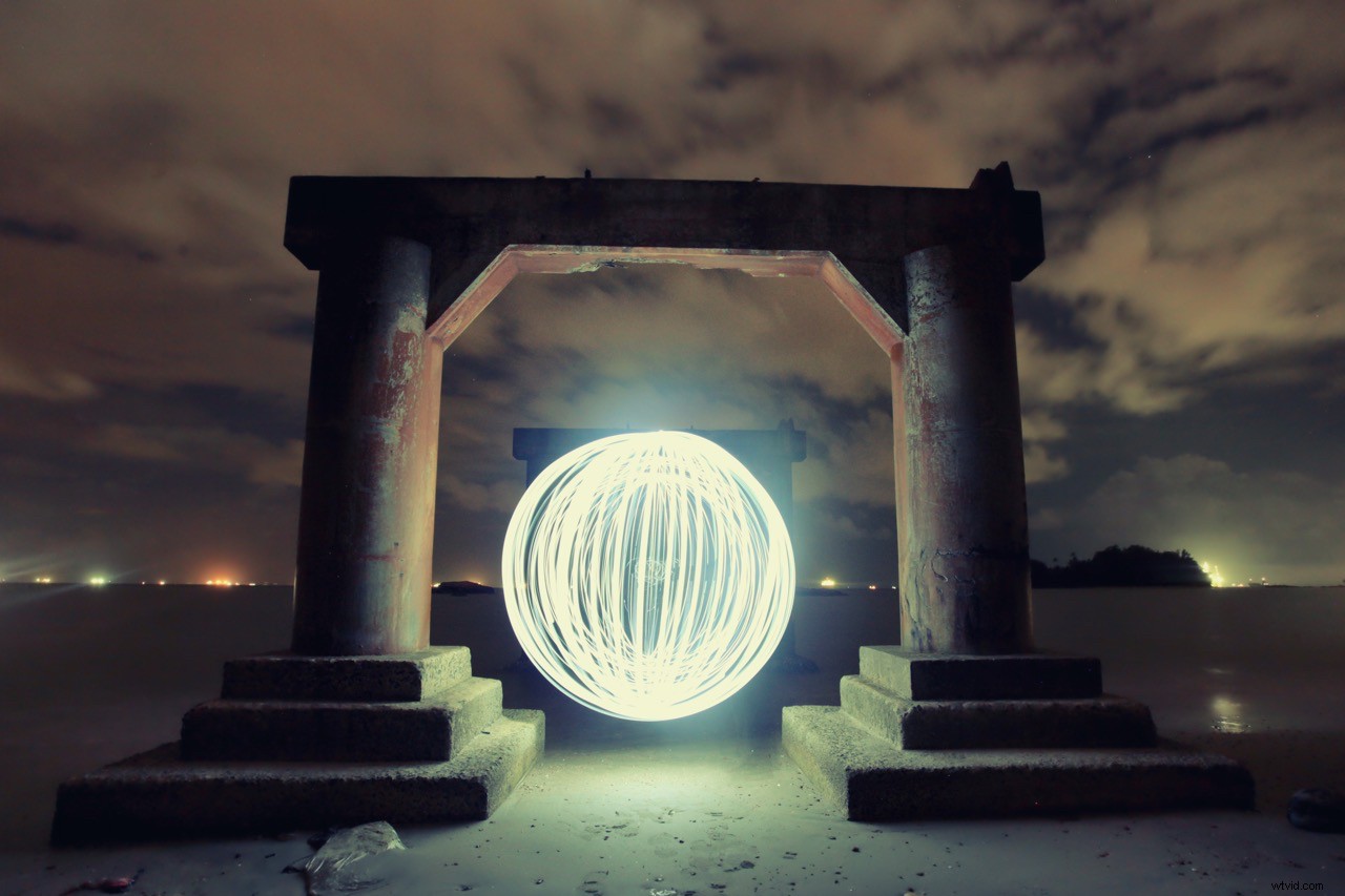 Kinetic Light Painting vs. Traditional Light Painting: Key Differences & Techniques