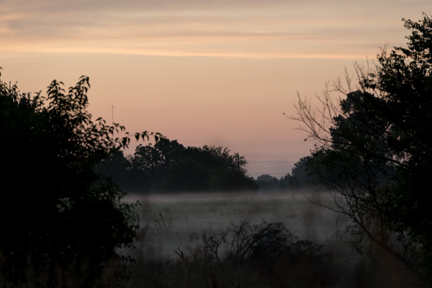 Capture Stunning Sunrise Photos: Pro Tips with a Zoom Lens