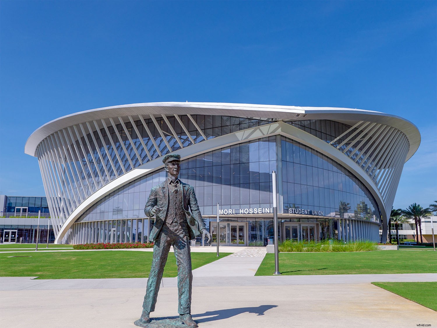 Capture Architecture as Sculpture: Expert Photography Guide