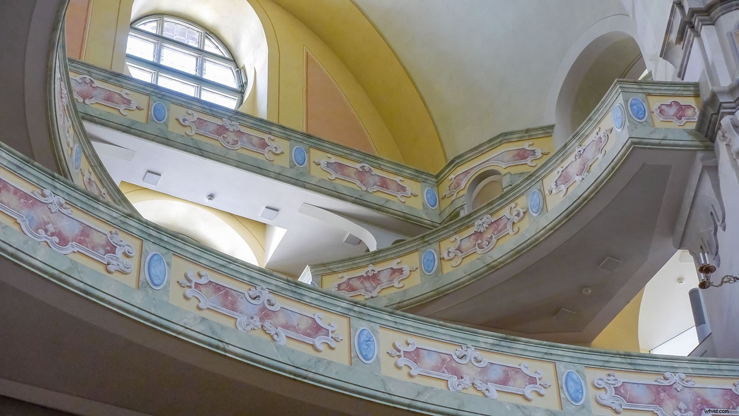 Capture Architecture as Sculpture: Expert Photography Guide