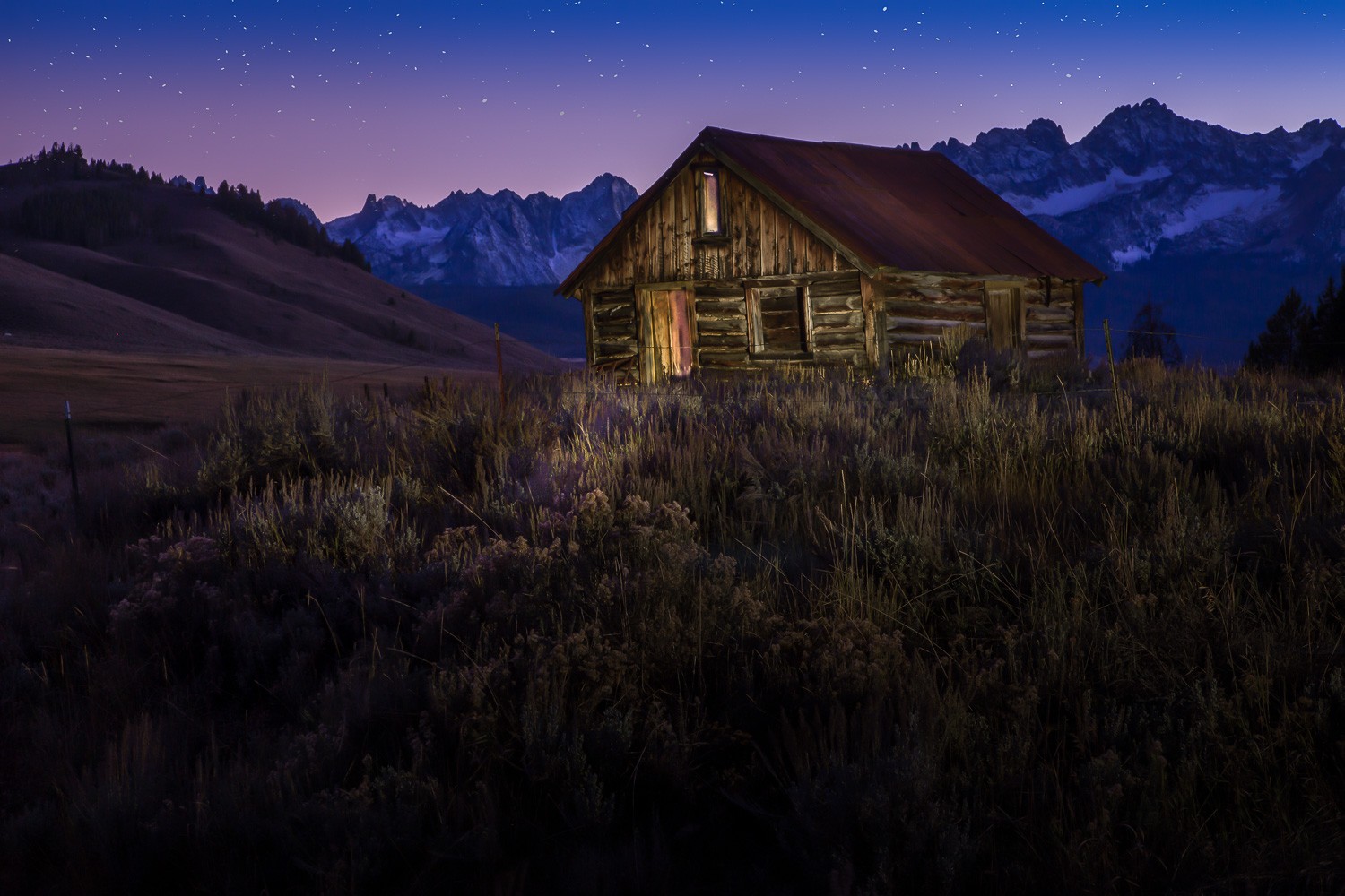 Master Two Pro Techniques for Stunning Light-Painted Photos