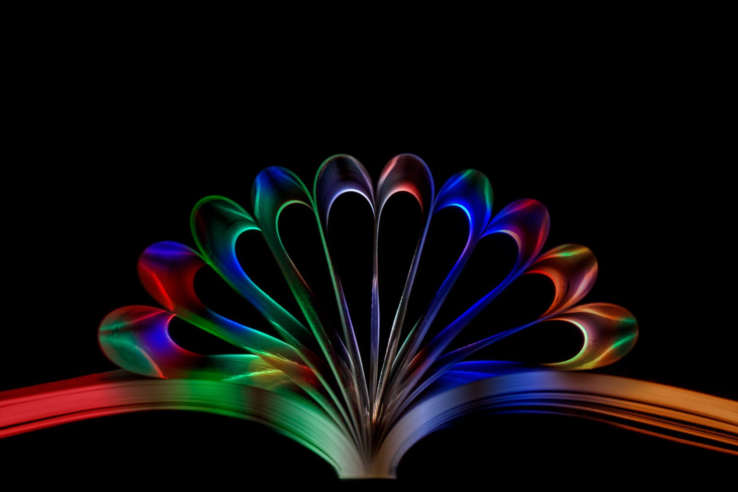 Create Stunning Artistic Photos with a Book and LED Light: Easy Tutorial