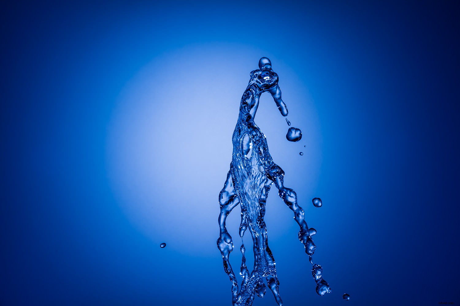 Master Creative Water Photography: Step-by-Step Guide to Stunning Water Monsters