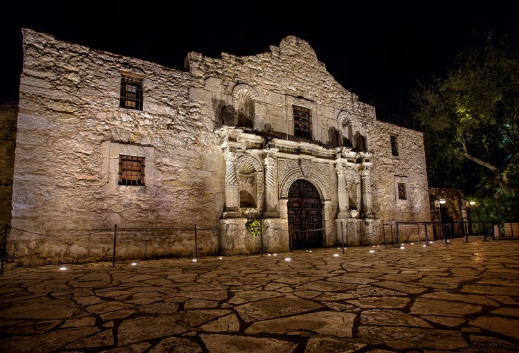 13 Stunning Night Photography Ideas for Beginners and Pros