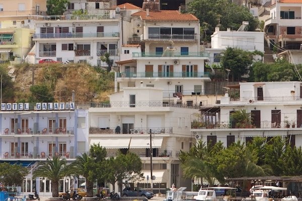 Master Horizontal Lines to Elevate Your Photography Composition