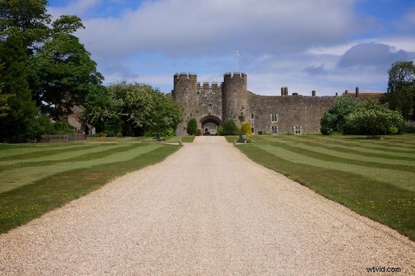 Master Photo Composition: Harness Converging Lines for Stunning Results