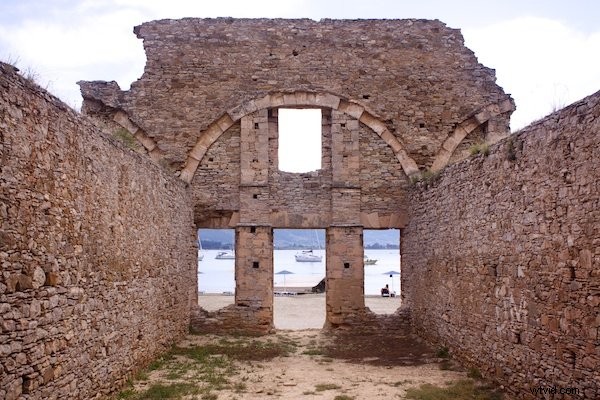 Master Photo Composition: Harness Converging Lines for Stunning Results