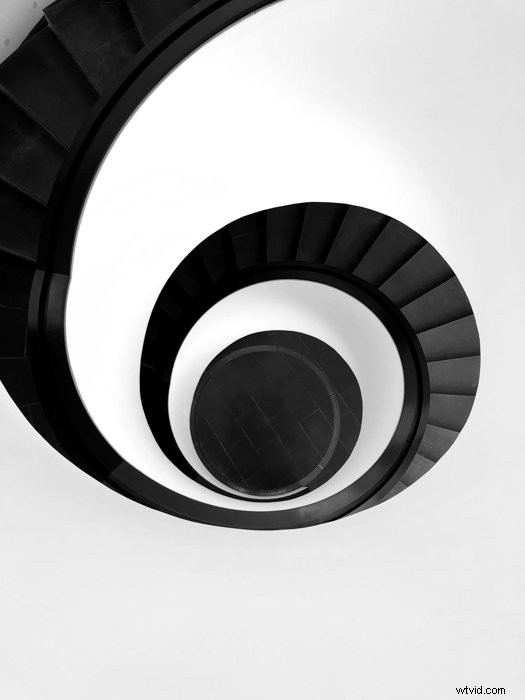 Master Radial Balance in Photography: Definition and Expert Usage Tips