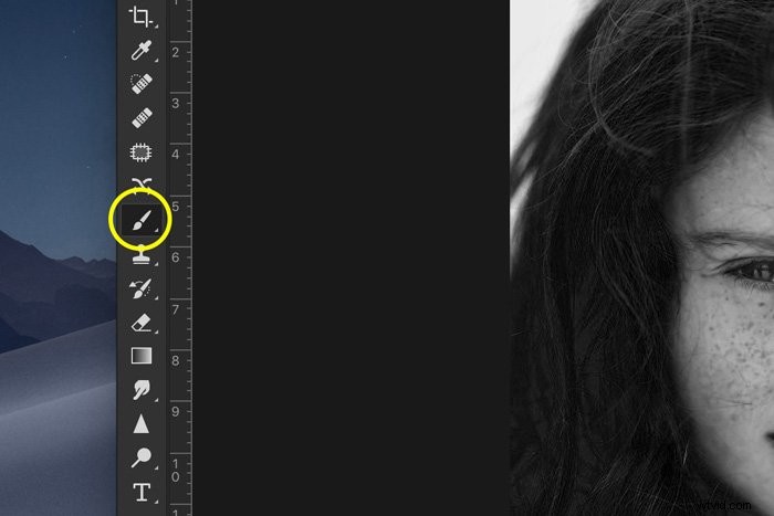 Photoshop Tutorial: Master Highlighting, Removing, or Adding Freckles Like a Pro