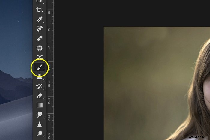 Photoshop Tutorial: Master Highlighting, Removing, or Adding Freckles Like a Pro