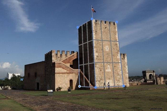 Master Perspective Warp in Photoshop: Fix Architectural Distortions Effortlessly