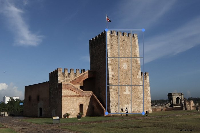 Master Perspective Warp in Photoshop: Fix Architectural Distortions Effortlessly