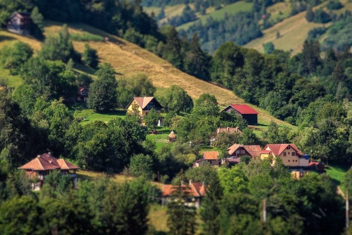 Create Stunning Tilt-Shift Miniature Effects in Photoshop: Easy Step-by-Step Guide