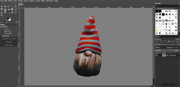 Effortless Guide: How to Cut Out Images & Remove Backgrounds in GIMP (7 Easy Steps)
