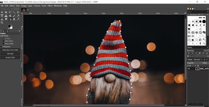 Effortless Guide: How to Cut Out Images & Remove Backgrounds in GIMP (7 Easy Steps)