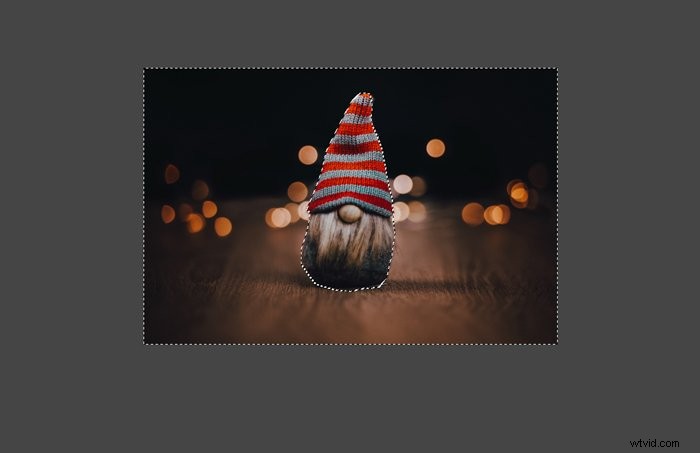 Effortless Guide: How to Cut Out Images & Remove Backgrounds in GIMP (7 Easy Steps)