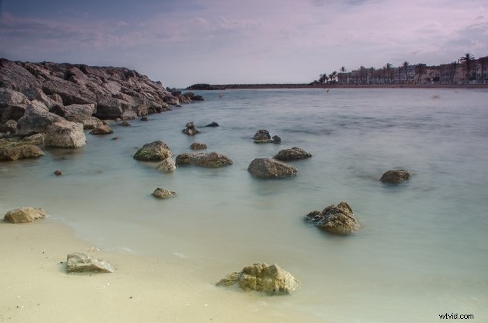 10 Fun & Creative Beach Photography Ideas for Stunning Coastal Shots