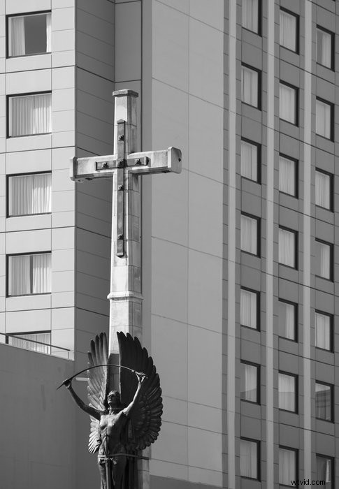 Expert Tips for Capturing Stunning Sculpture and Statue Photography