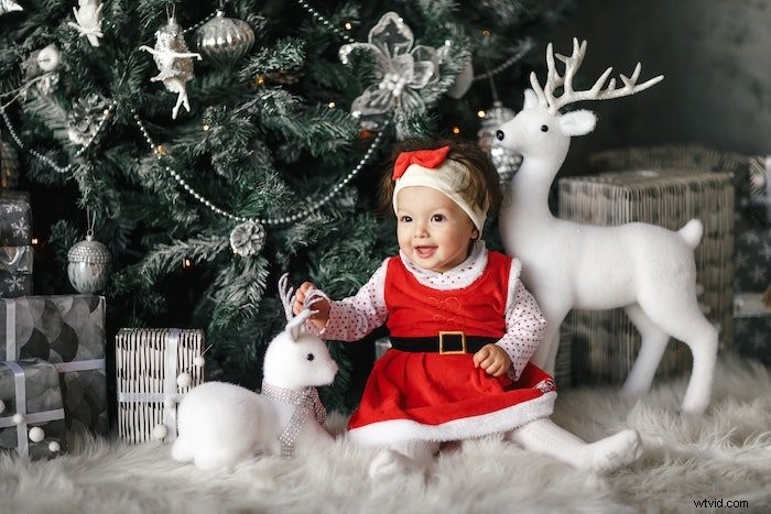 25 Creative Christmas Card Photo Ideas & Pro Tips to Capture Them Perfectly