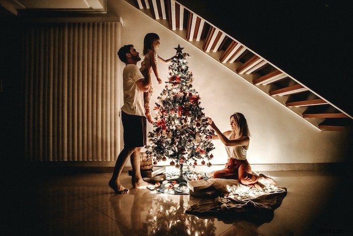 25 Creative Christmas Card Photo Ideas & Pro Tips to Capture Them Perfectly