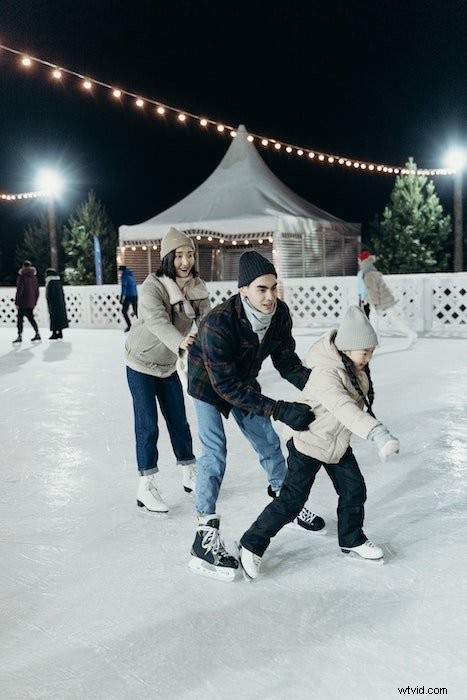 25 Creative Christmas Card Photo Ideas & Pro Tips to Capture Them Perfectly