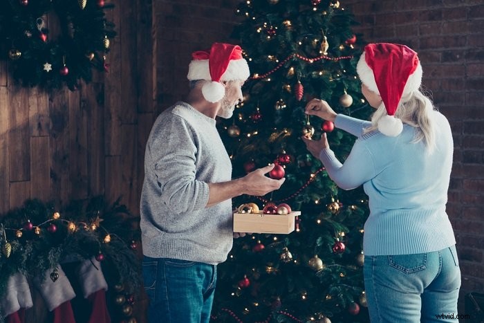32 Romantic and Fun Christmas Couple Photoshoot Ideas to Capture Holiday Magic