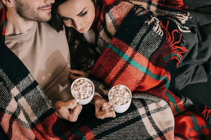 32 Romantic and Fun Christmas Couple Photoshoot Ideas to Capture Holiday Magic