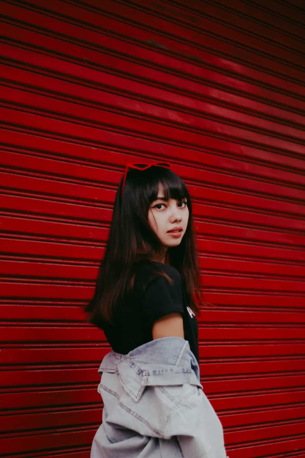 How to Change Background Color in Photoshop: 2 Easy Methods