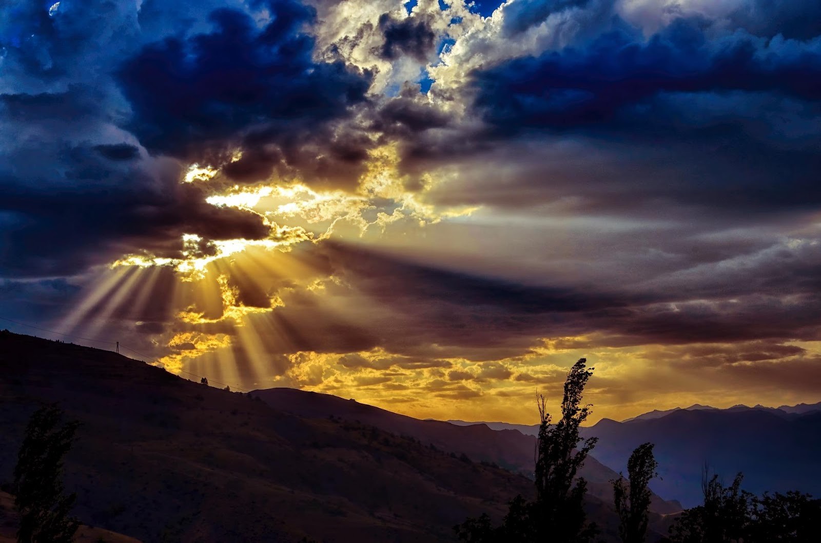 How to Create Realistic Sun Rays in Photoshop: Step-by-Step Guide