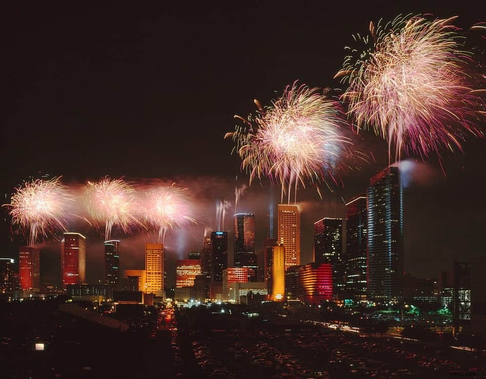 10 Expert Tips to Capture Stunning Fireworks Photos Like a Pro