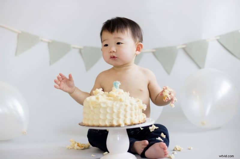 15 Expert Secrets to Capturing Perfect Cake Smash Photos