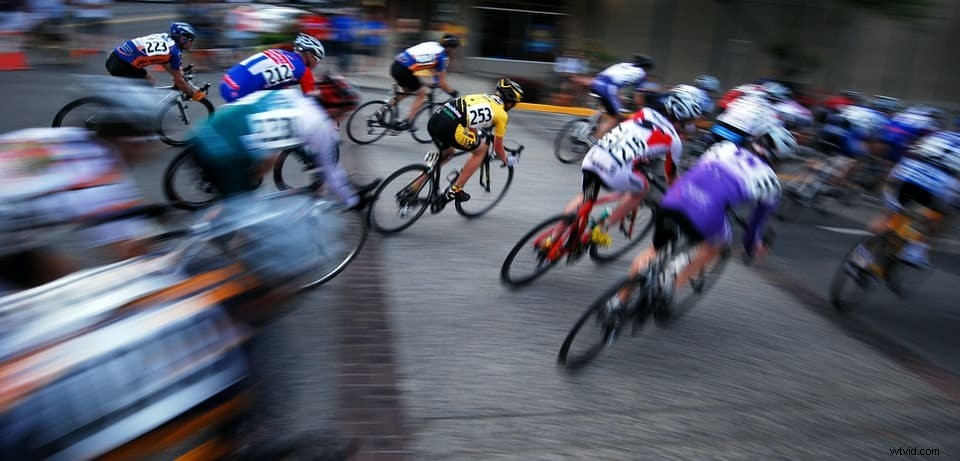 Master Panning Photography: 25 Expert Tips and Tricks for Stunning Motion Blur
