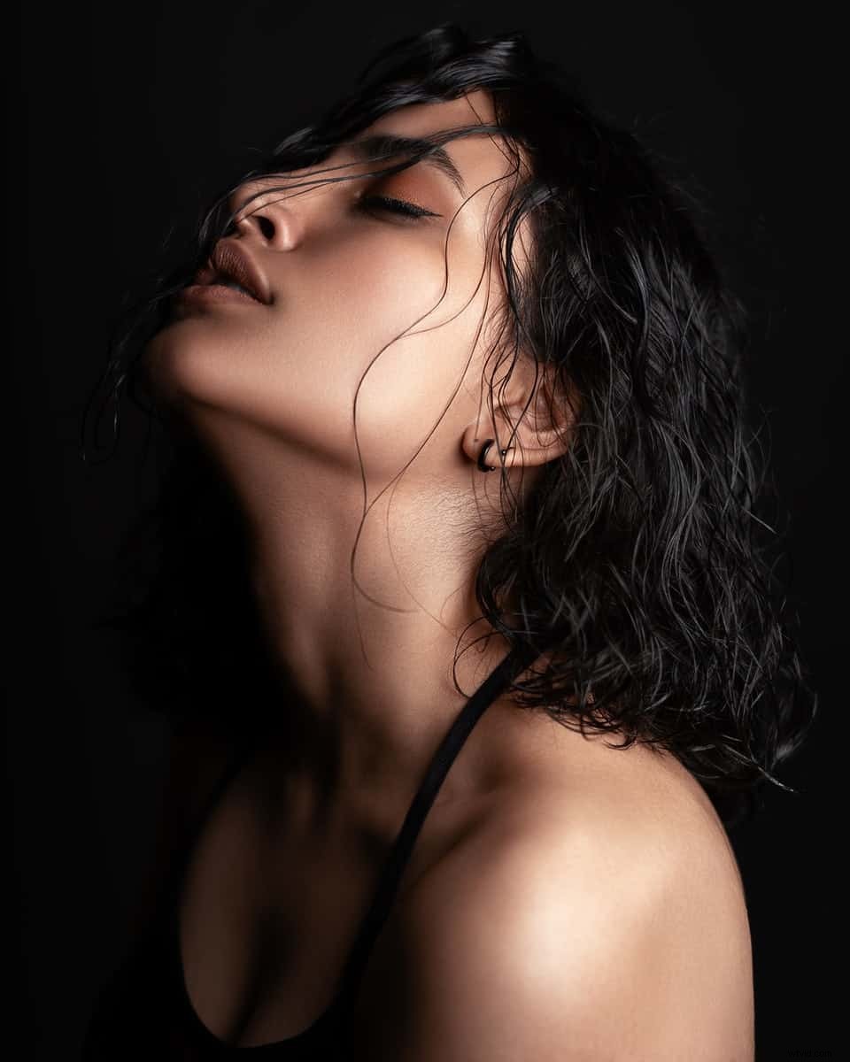 Master Low Key Photography: Techniques for Dramatic Artistic Shadows