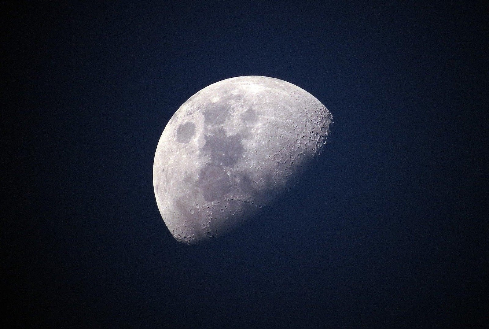 Moon Photography Guide: Easy Tips for Capturing Stunning Shots