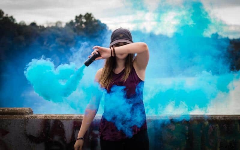 9 Expert Smoke Bomb Photography Tips for Jaw-Dropping Shots