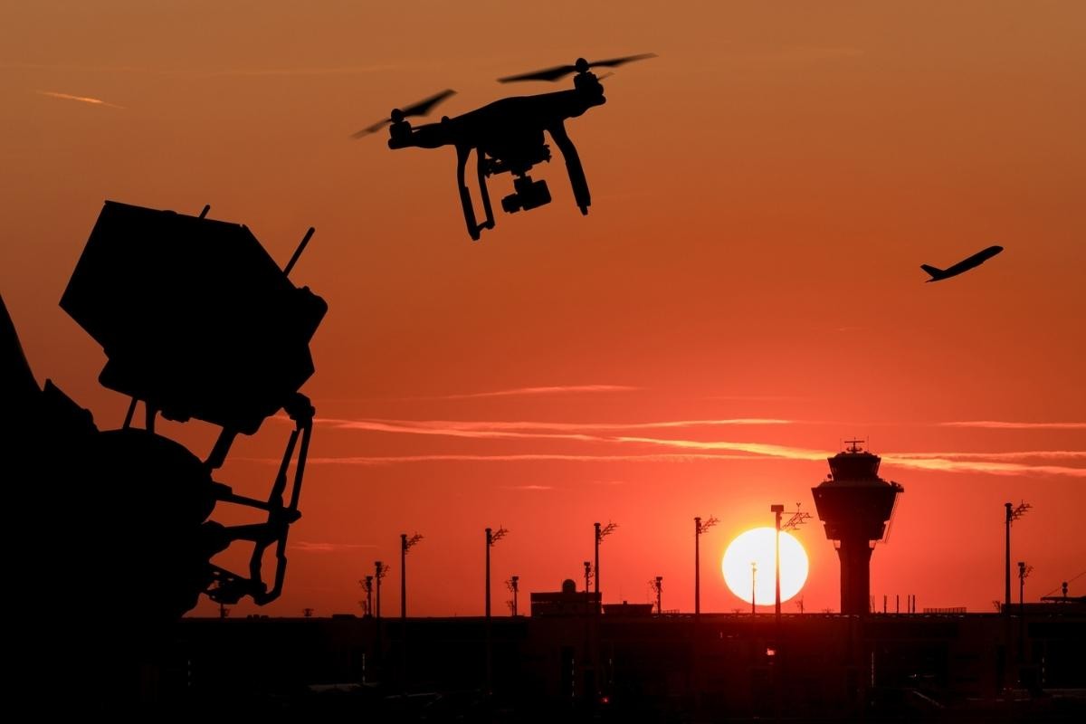 Drone Geofencing: Complete Guide to Features, Pros, Cons & FAA Rules