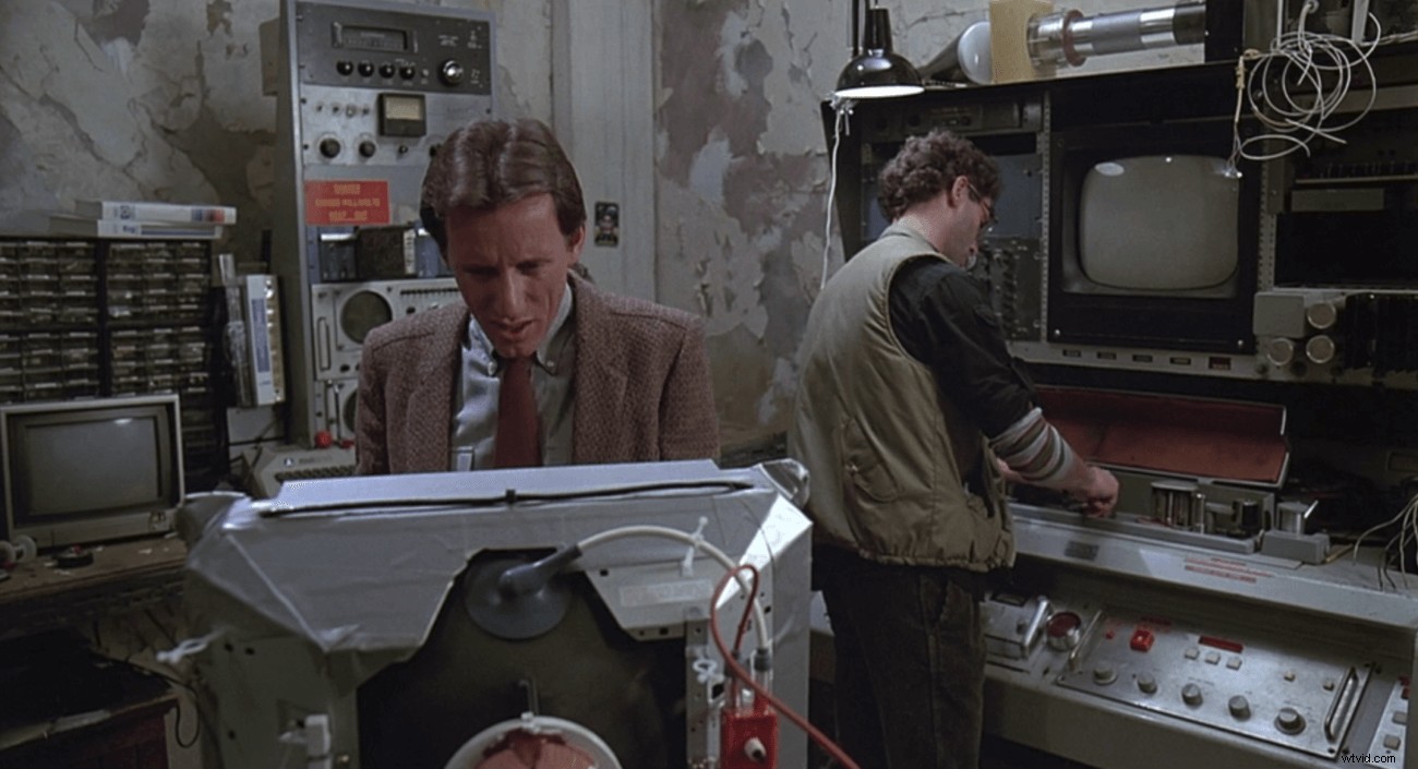 5 Iconic Horror Films Featuring Stunning Color Palettes