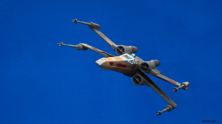 Blue Screen vs. Green Screen: Key Differences and Which to Choose for Chroma Key