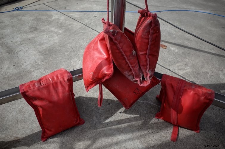 Illuminate Impossible Shots: Mini MAX for 360° Lighting Freedom