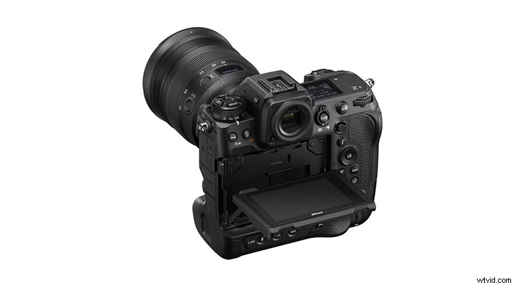 Nikon Z9: Game-Changing Mirrorless Camera for YouTubers? Key Insights Revealed