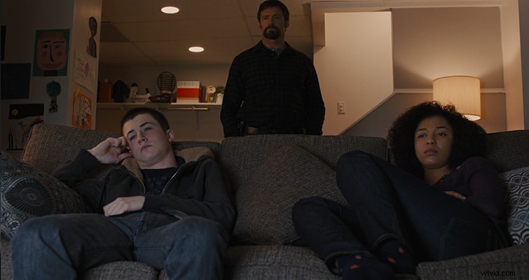 Master Screen Light Simulation: TV, Computer & Phone Flicker Techniques for Your Shoots