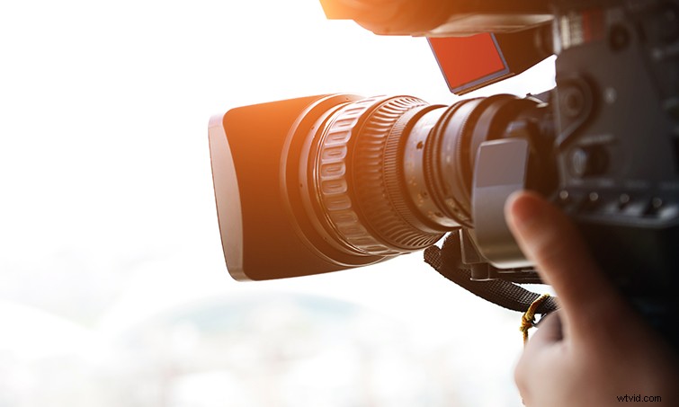 Expert Tips for Filming Large Groups of Extras on Set