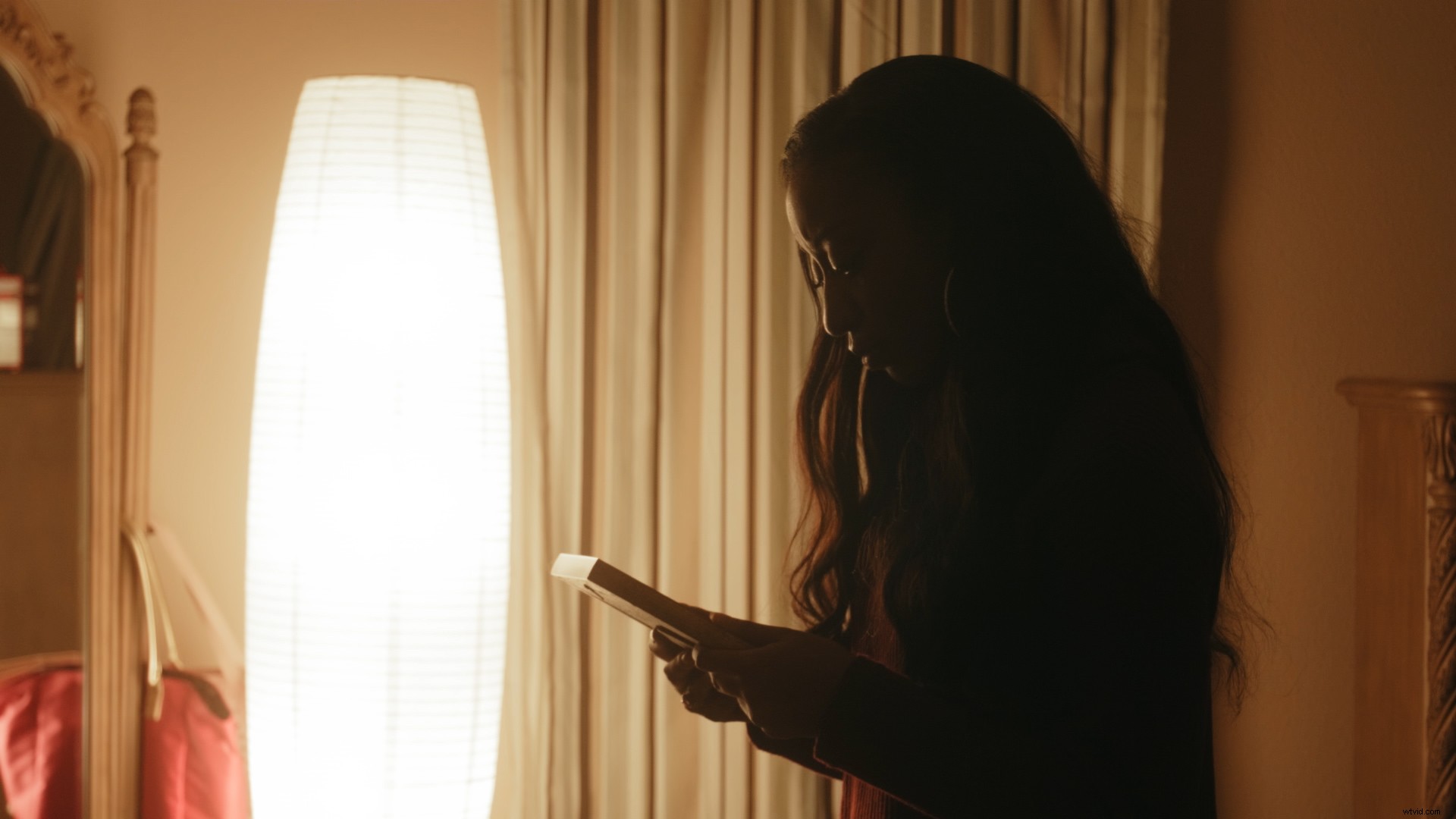 Filmmaking Tips: Master Dramatic Lighting with Simple, Budget-Friendly Setups