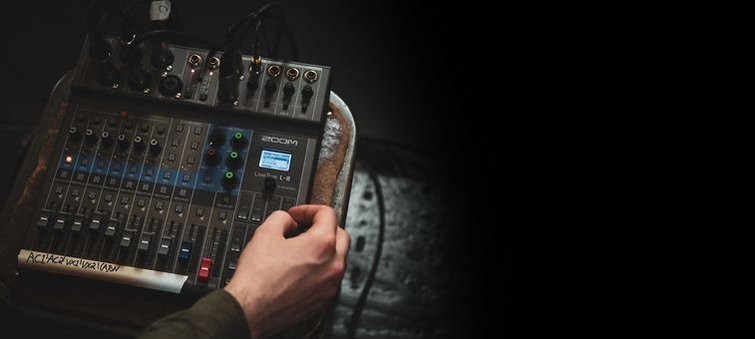 How to Set Up a Professional Live Performance Stream on a Budget