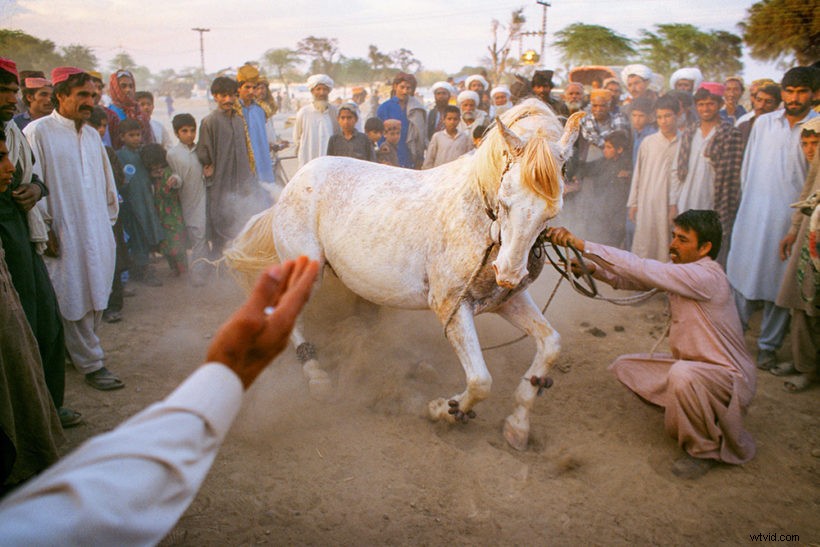 Ed Kashi s  Abandoned Moments : 40 Years of Global Photojournalism