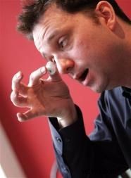 Canadian Filmmaker Rob Spence to Pioneer Eyeborg: Prosthetic Eye with Built-in Camera